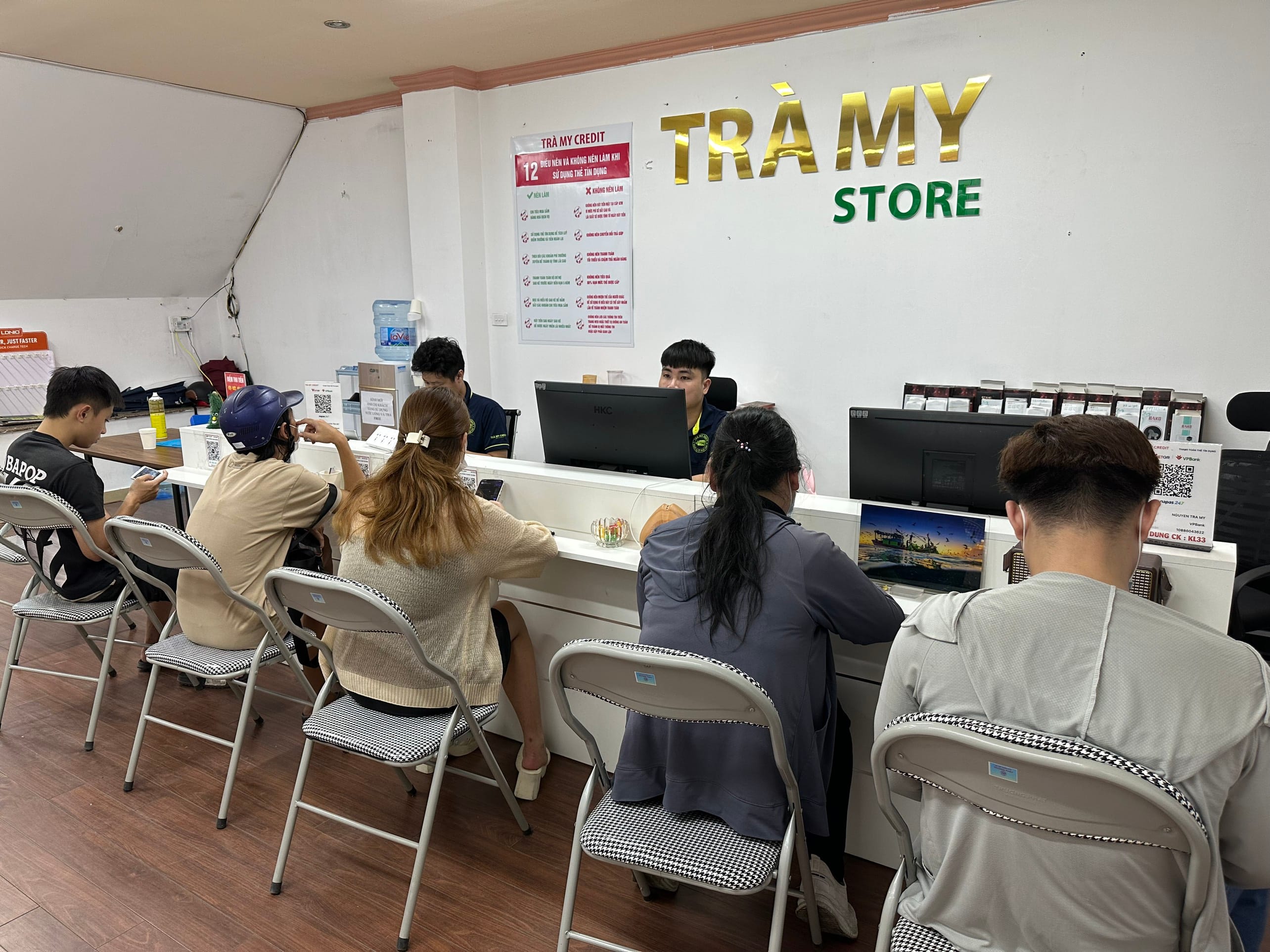 Rút tiền thẻ tín dụng Eximbank