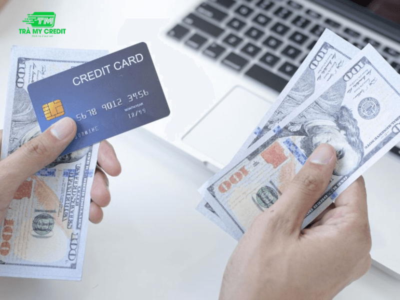 Cách tính lãi suất rút tiền mặt thẻ tín dụng